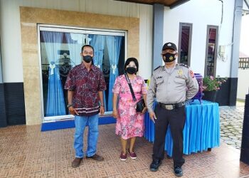 Patroli Pengamanan Gereja, Personil Polsek Bontang Utara Ajak Jemaat Patuhi Prokes