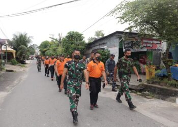 Di Bontang TNI – Polri Kompak Dengan Melakukan Olahraga Bersama