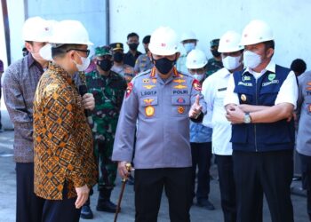 Tinjau Pabrik di Palembang, Kapolri Minta Produksi Minyak Curah Ditingkatkan