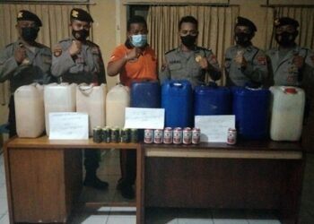 Gelar Operasi Pekat Sat Samapta Polres  Bontang , Berhasil  Sita 9 Jerigen Miras , Dan Puluhan Botol Miras
