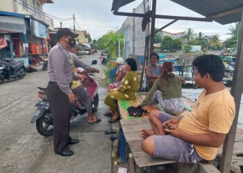 Di Bontang  Patroli Polsek Bontang Selatan Imbau Warga Taati Prokes