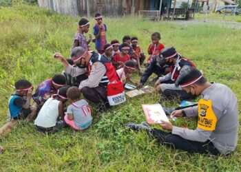 Program SI-IPAR, Tanamkan Rasa Cinta Tanah Air Sejak Usia Dini Anak -anak Serambakon Pegunungan Bintang