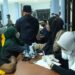 Kapolres Bontang Tinjau Pelaksanaan Vaksinasi Malam Hari Di Pelabuhan Loktuan