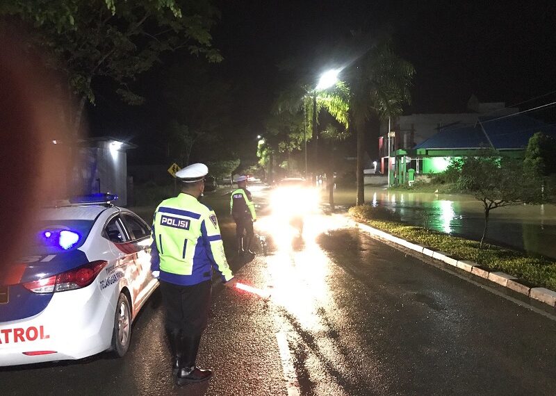 Polres Bontang Melaksanakan Patroli Pemantauan Banjir