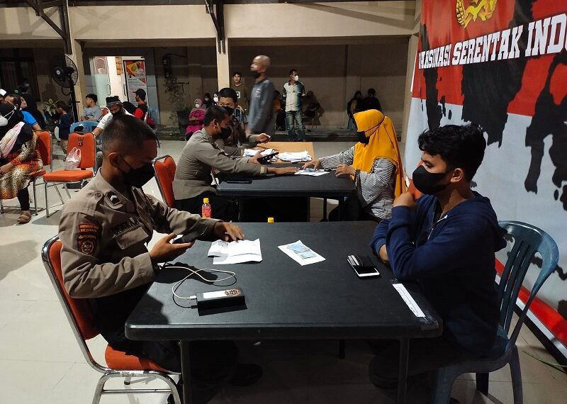 1200 Pelaku Usaha Pedagang Kaki Lima Dan Warung Terima Bantuan Dari Polres Bontang