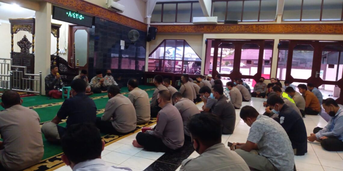 Tingkatkan Iman Dan Taqwa Polres Bontang Rutin Laksanakan Binrohtal