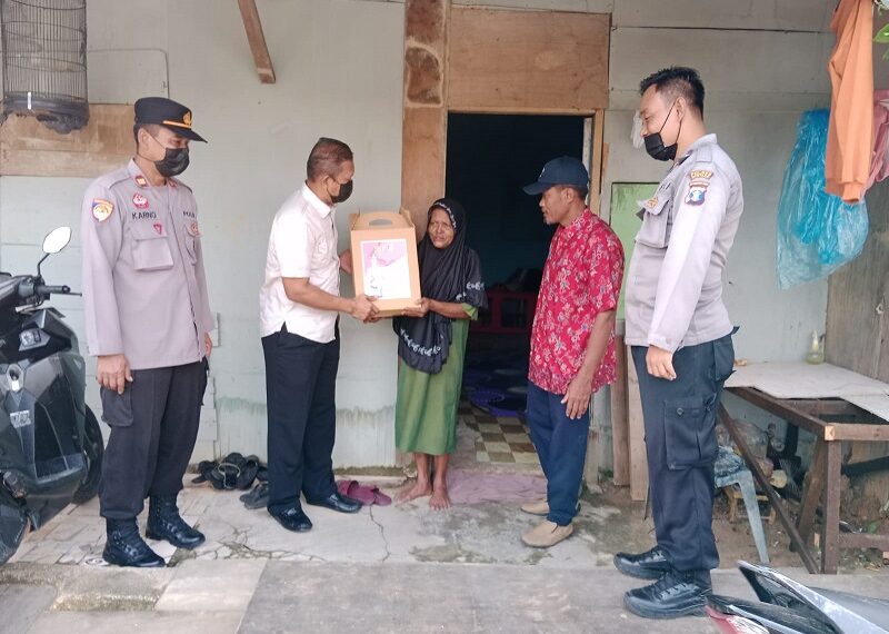 Ratusan Paket Sembako Kembali Di Salurkan Polres Bontang Dan Polsek Jajaran Untuk Warga Yang Terdampak Kenaikan BBM