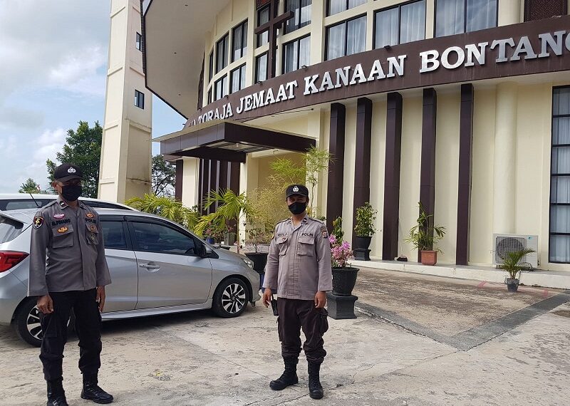 Patroli Pengamanan Gereja Bentuk Pelayanan Polsek Bontang Barat Kepada Masyarakat