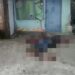 Polisi Amankan TKP Penemuan Pemuda Tewas Bersimbah Darah  Usai Pecahkan Kaca Rumah Warga Di Berbas Pantai
