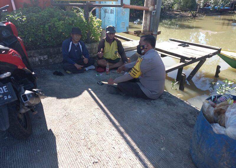 Sambang Kunjung Dengan Warganya Bhabinkamtibmas Kel. Bontang Kuala Sampaikan Himbauan Kamtibmas