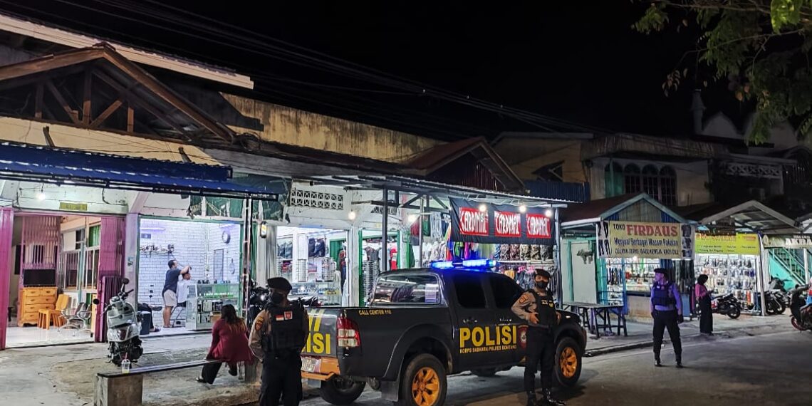 Dalam rangka Harkamtibmas Antisipasi Peningkatan Kegiatan Masyarakat Samapta Polres Bontang Lakasanakan  Patroli Blue Light