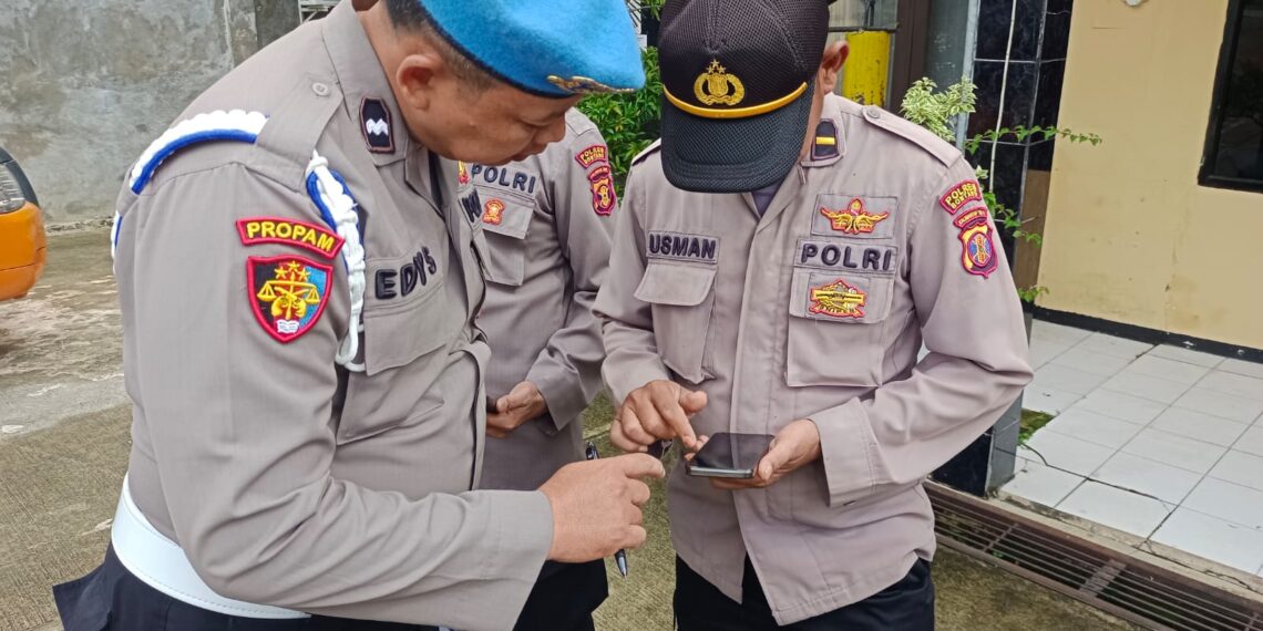 Sebagai Bentuk Kontrol Kepala Personil Polsek, Sie Propam Polres Bontang Gelar Gaktiblin, Cek Sikap Tampang dan Administrasi Personil