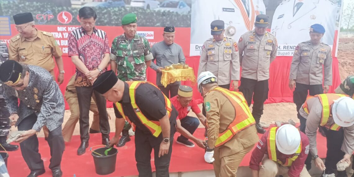 *Waka Polres Bontang menghadiri Peletakan Batu Pertama Pembangunan RSUD Kecamatan Muara Badak*