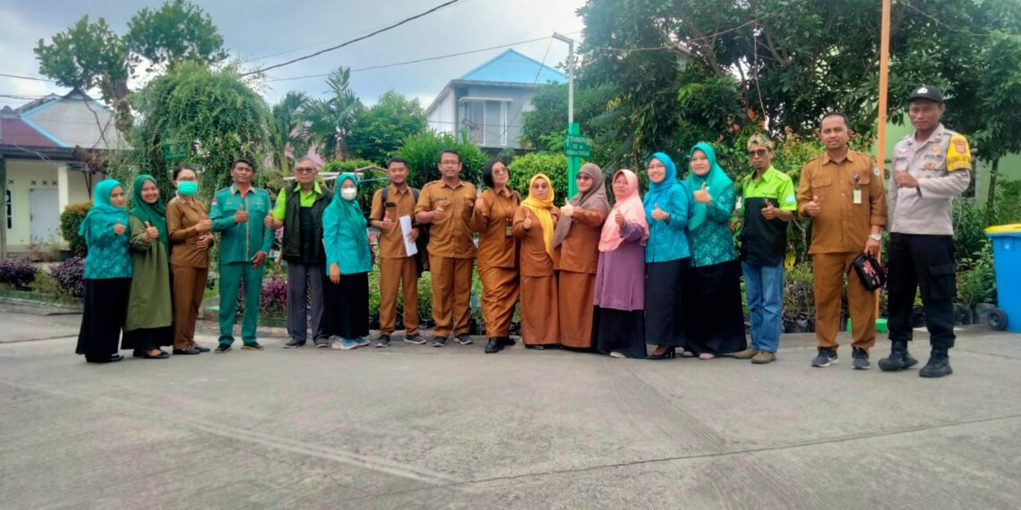 Bhabinkamtibmas Kelurahan Berebas Tengah menghadiri Penilaian Perilaku Hidup Bersih dan Sehat (PHBS) tingkat Kota Bontang
