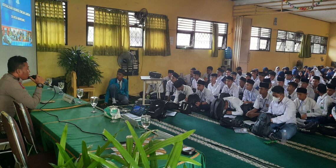 Ops Patuh Mahakam 2023: Sosialisasi di Lingkungan Sekolah Tekankan Pentingnya Disiplin Dalam Berlalu Lintas