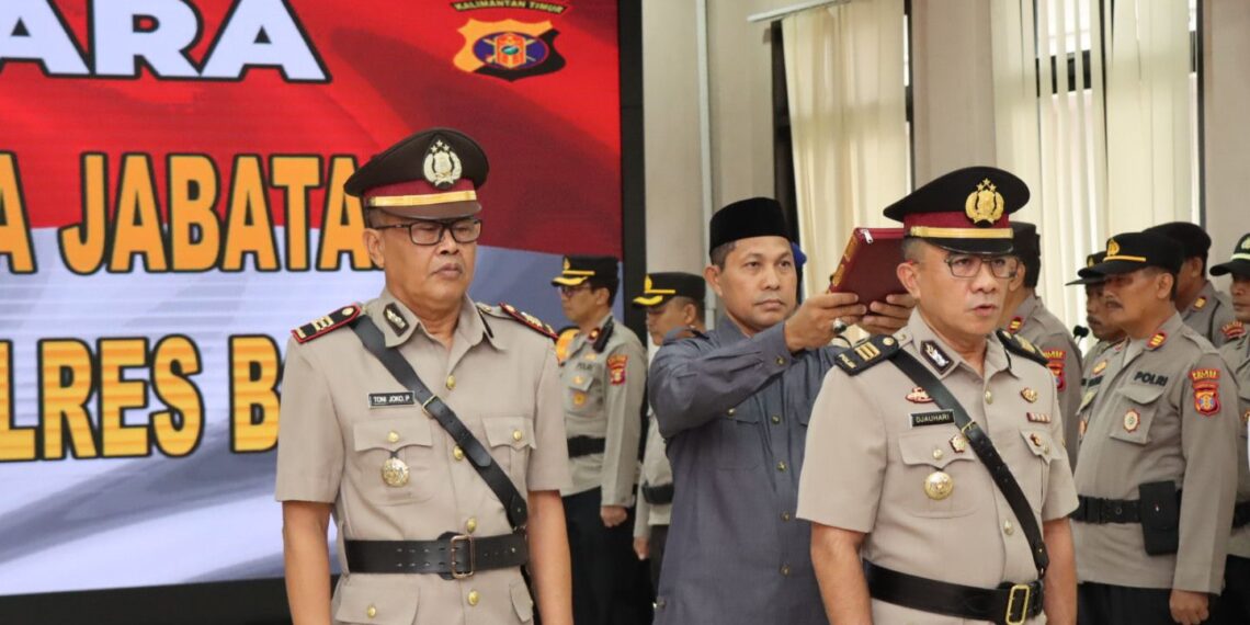 Serah Terima Jabatan Kasat Lantas Polres Bontang: Kapolres Berharap pejabat baru dapat membuktikan kemampuannya dalam mengemban tugas