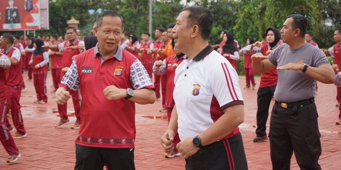 Senam Aerobik Semangat Pagi di Lapangan Apel Polda Kaltim