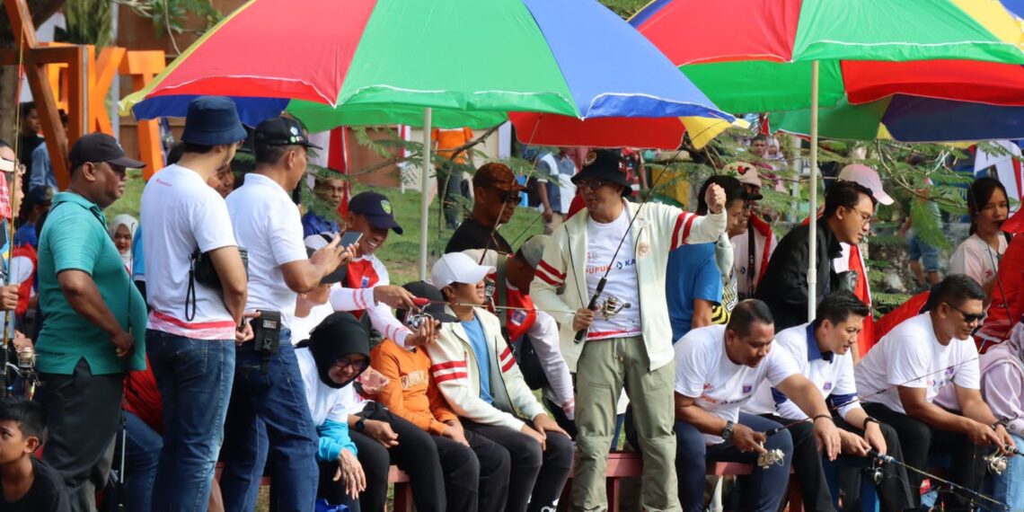 Kapolres Bontang mengikuti Fun Fishing dalam rangka HUT RI ke 78 oleh PT PKT
