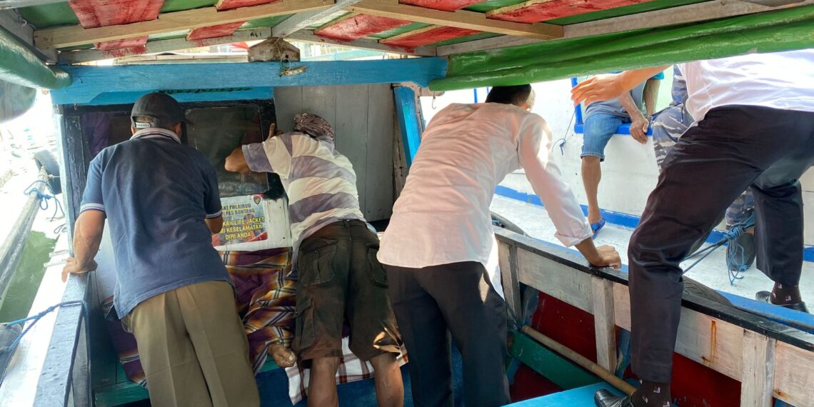 Seorang Pria Ditemukan Tewas Diatas Kapal