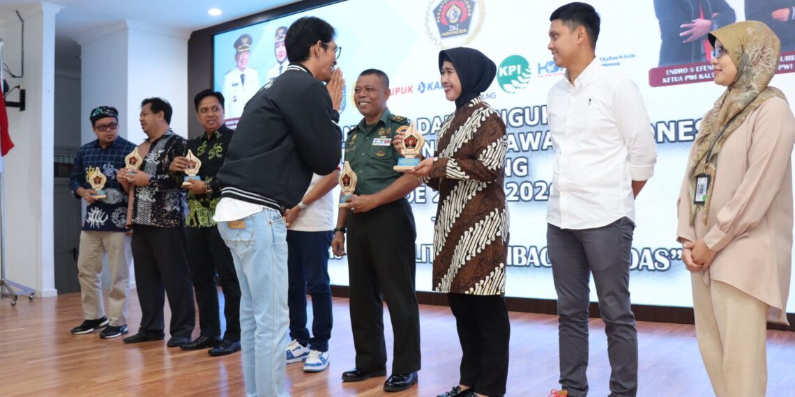 Kasi Humas Polres Bontang Hadiri Pelantikan dan Pengukuhan Pengurus Persatuan Wartawan Indonesia ( PWI) Kota Bontang