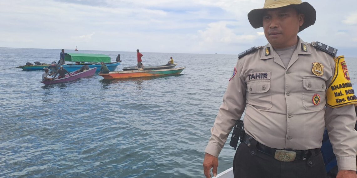 Bhabinkamtibmas Bontang Kuala Hadiri Peletakan Media Terumbu Karang: Pentingnya Menjaga Perairan Dari Kerusakan