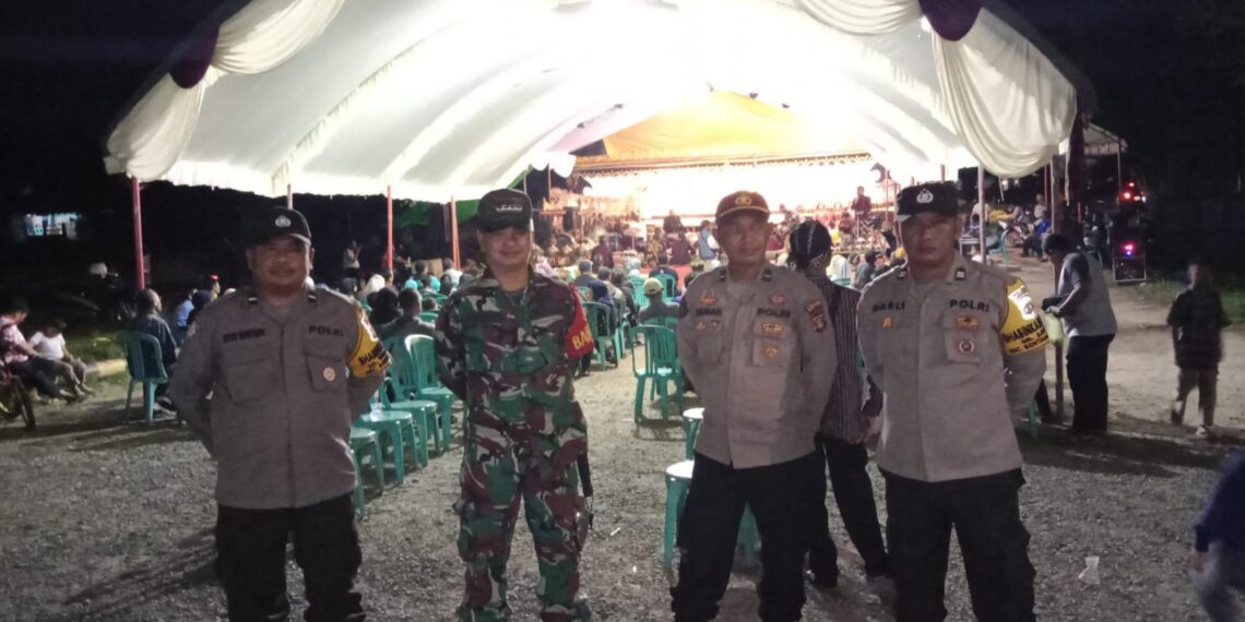 Pastikan Kegiatan Berjalan Lancar Pagelaran Wayang Kulit Diamankan Personil Polsek Bontang Selatan