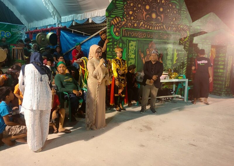 Kapolsek Bontang Barat Hadiri Harlah Paguyuban Warga Anjuk Ladang: Sarana Dalam Menyampaikan Pesan Pesan Kamtibmas