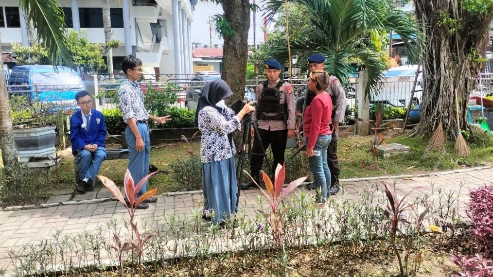 Jamin Keamanan Masyarakat, Brimob Polda Kaltim Laksanakan Patroli dan Pengamanan Pemasangan Kontruksi Pipa Pertamina di Samboja