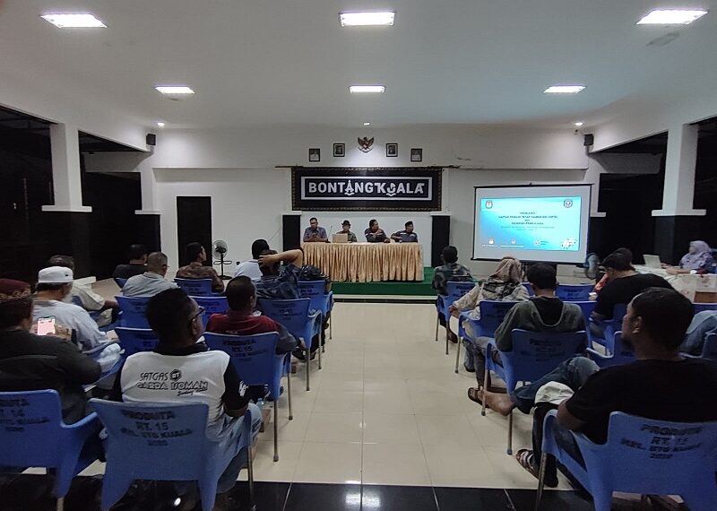 Bhabinkamtibmas Kelurahan Bontang Kuala menghadiri rapat sosialisasi Daftar Pemilih Tetap Tambahan Dan Tahapan Pemilihan Tahun 2024
