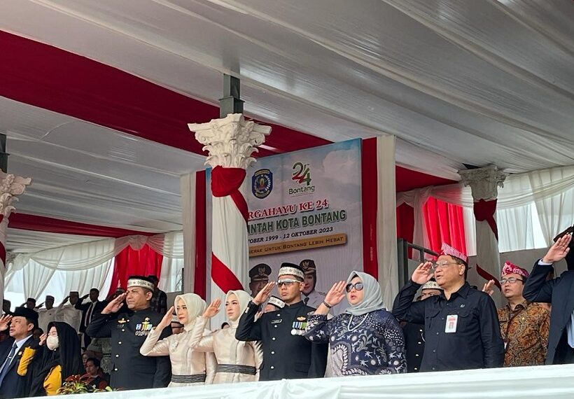 Kapolres Bontang Hadiri Upacara Peringatan Hari Ulang Tahun Kota Bontang Yang Ke – 24