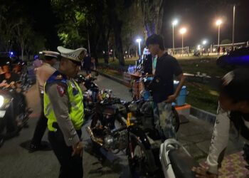 Antisipasi Balap Liar, Kabag Ops Polres Bontang Pimpin Patroli Blue Light