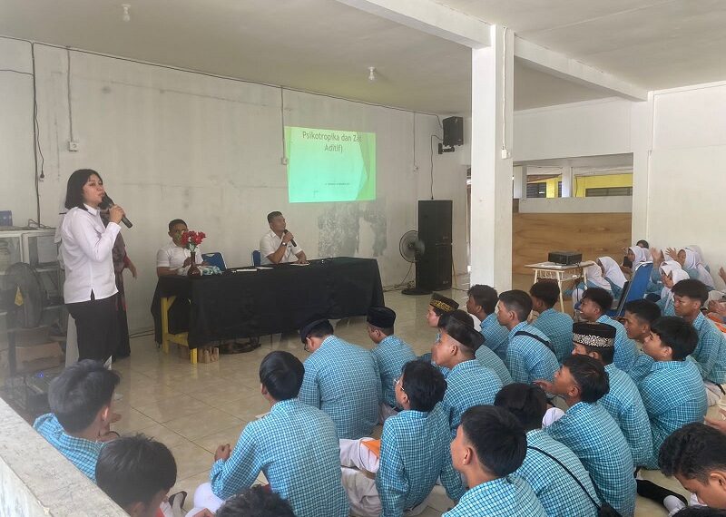 Sosialisasi Bahaya Narkoba di Lingkungan Sekolah: Diharapkan Pelajar Jadi Garda Terdepan Dalam Memerangi Narkoba