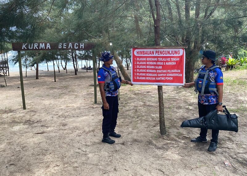 Patroli Dialogis Disejumlah Obyek Wisata Pantai Sat Polairud Polres Bontang Pasang Papan Himbauan