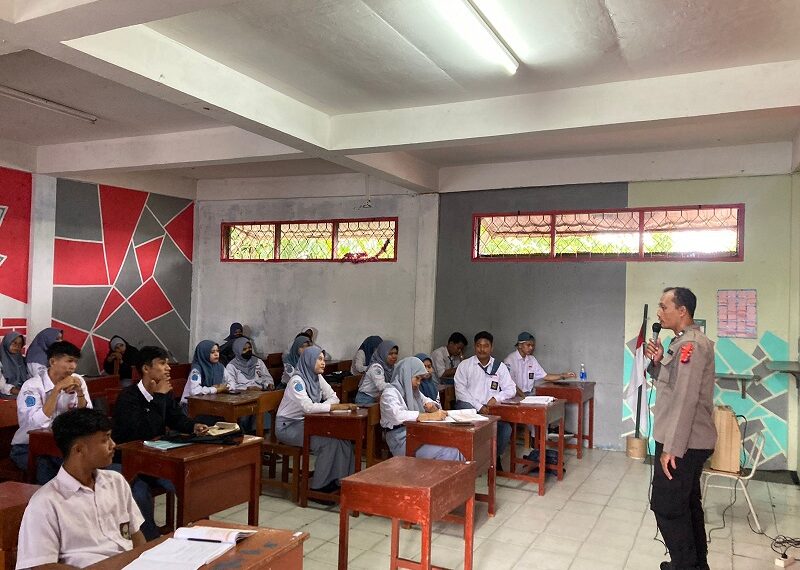 Bag SDM Polres Bontang Sosialisasi PANBARIM Dalam Rangka Penerimaan Anggota Polri Secara Terpadu T.A. 2023 di SMA YKPP Bontang