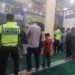Sholat Subuh Bersama Warga, Personil Sat Lantas Polres Bontang Himbau Orang Tua mengawasi Anaknya Untuk Mencegah Terlibat Aksi Balap Liar
