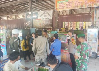 Bhabinkamtibmas Dan Satpol PP Lakukan Penertiban dan Himbauan Kepada Pelaku Usaha Kuliner