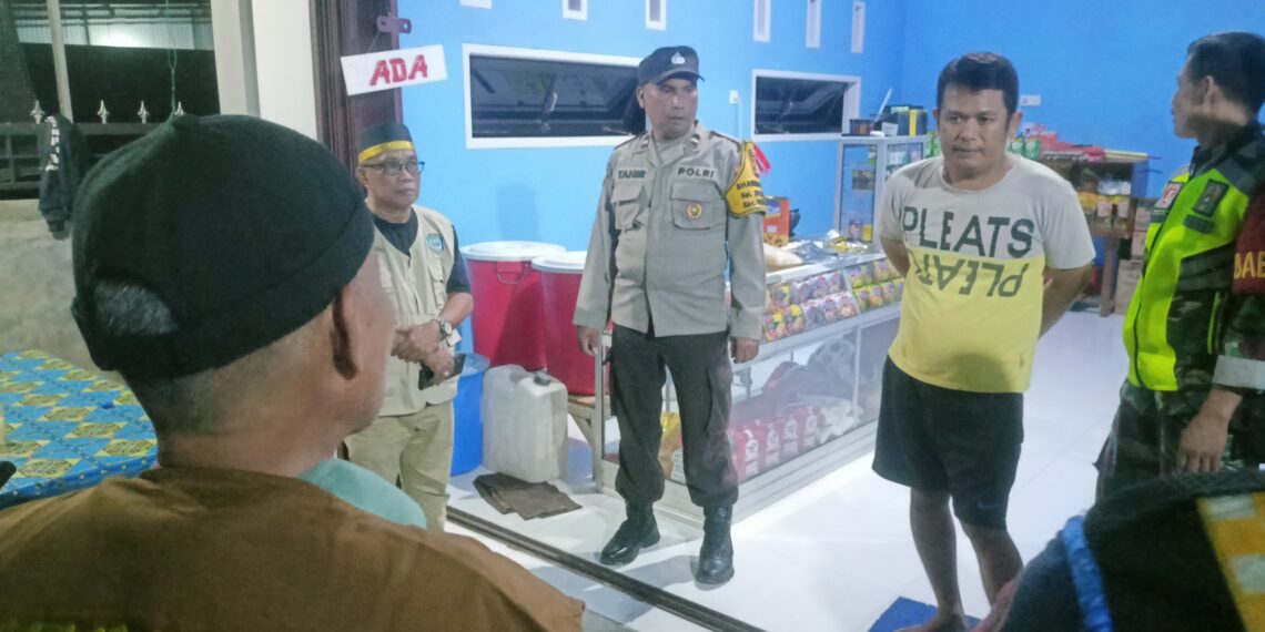 Jaga Kamtibmas Tetap Kondusif Bhabinkamtibmas Kelurahan Bontang Kuala Laksanakan Patroli Gabungan bersama FKPM