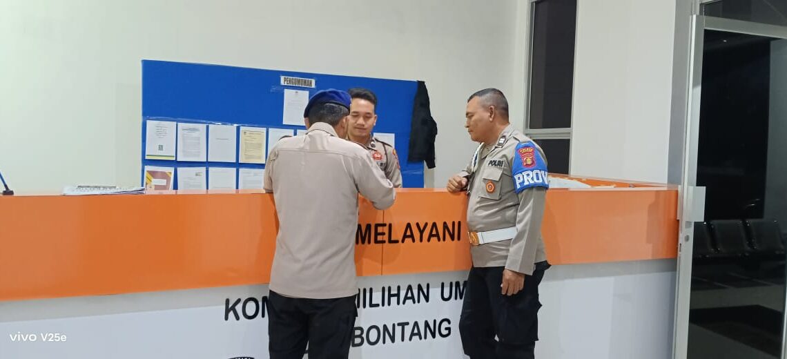 Jaga Harkamtibmas, Pawas Polres Bontang Rutin Patroli Pengecekan Kantor Kpu Dan Bawaslu