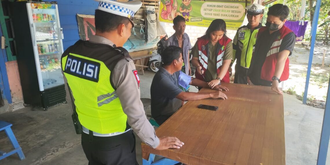 Pastikan keselamatan Masyarakat saat Mudik Polres Bontang lakukan sosialisai kamseltibcar lantas dan pemeriksaan Kesehatan Driver Bus dan angkutan kota