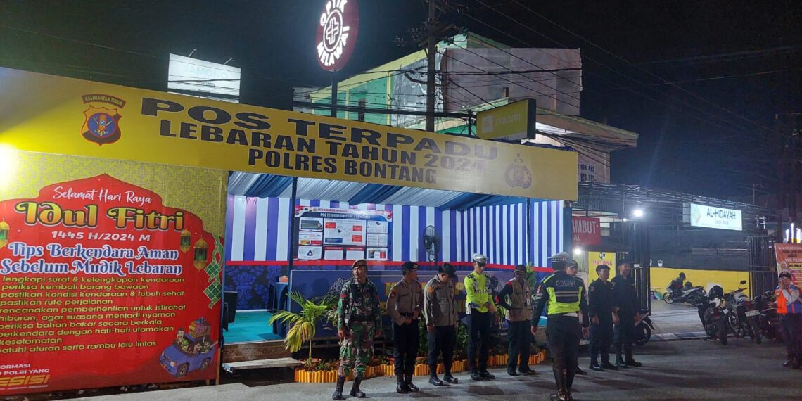 Jaga Kamseltibcar lantas, Pos Pam terpadu Simpang 3 Ramayana pantau Arus Lalu Lintas saat libur Lebaran