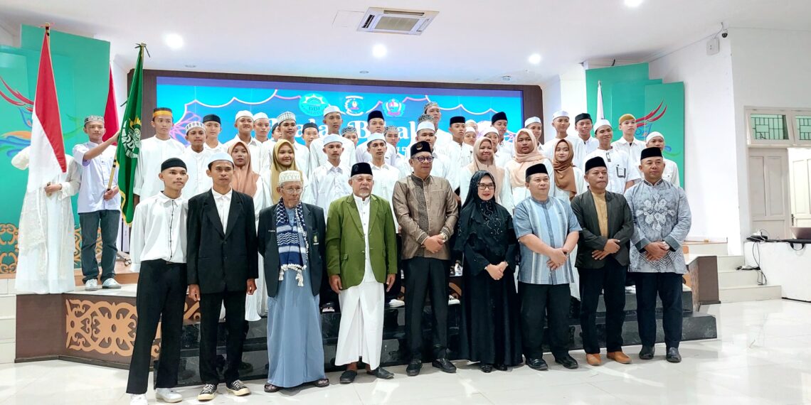 Beri Motivasi Generasi Muda, Polres Bontang dan Pemkot Bontang Berhalal Bihalal bersama Santri