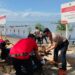 Peduli Lingkungan, Polsek Marangkayu Bersama Pemerintah dan Masyarakat laksanakan Bersih Pesisir di Pantai Biru Kresik