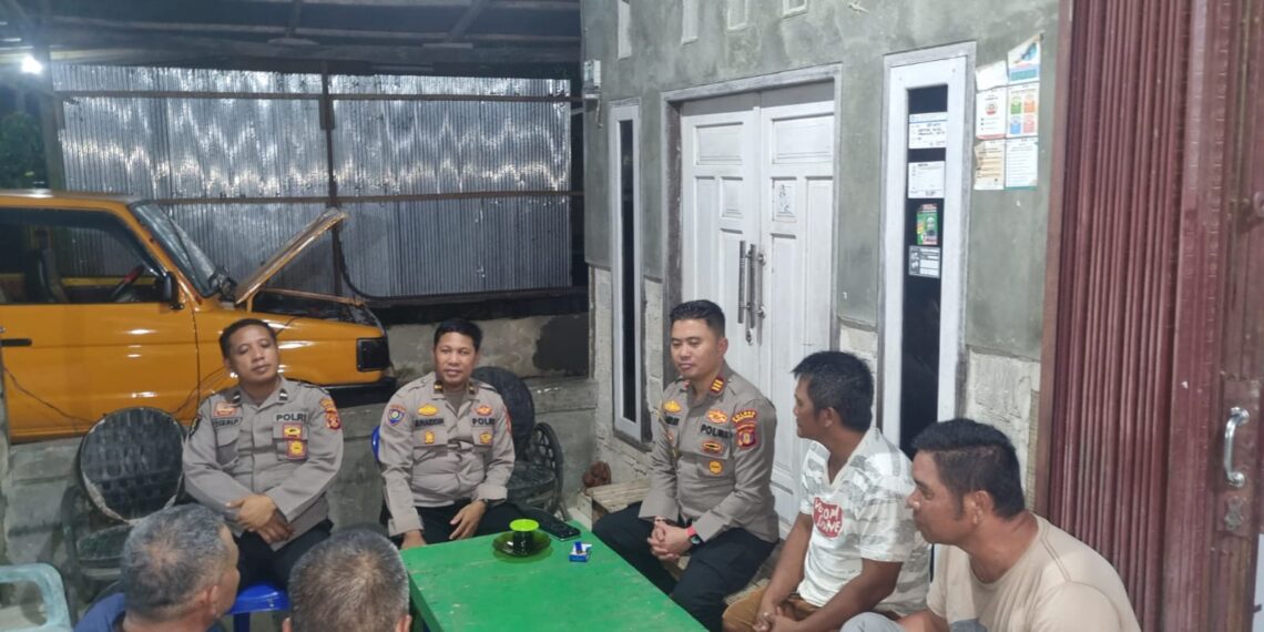 Dekat dengan masyarakat, Kapolsek Marangkayu hadiri pertemuan rutin bersama Kerukunan Masyarakat Bugis (KMB) Kec. Marangkayu