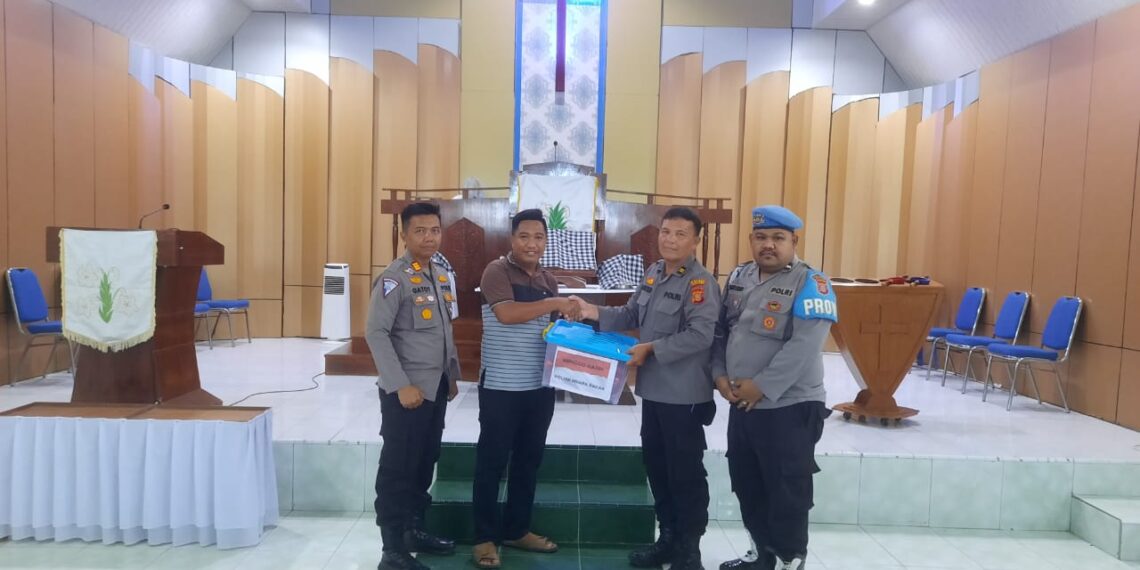 Melalui program Minggu Kasih, Kapolsek Muara Badak jalin sinergi Bersama pegurus Gereja GPIB Tanjung Limau