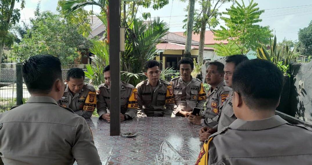 Kapolsek Marangkayu pimpin Anev Mingguan Bhabinkamtibmas ajak Tingkatkan Pembinaan Warga