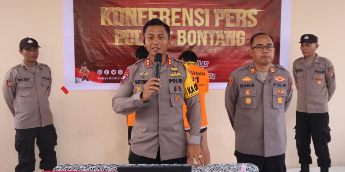 Konferensi Pers Pengungkapan Curanmor Dan Narkoba Di Polres Bontang