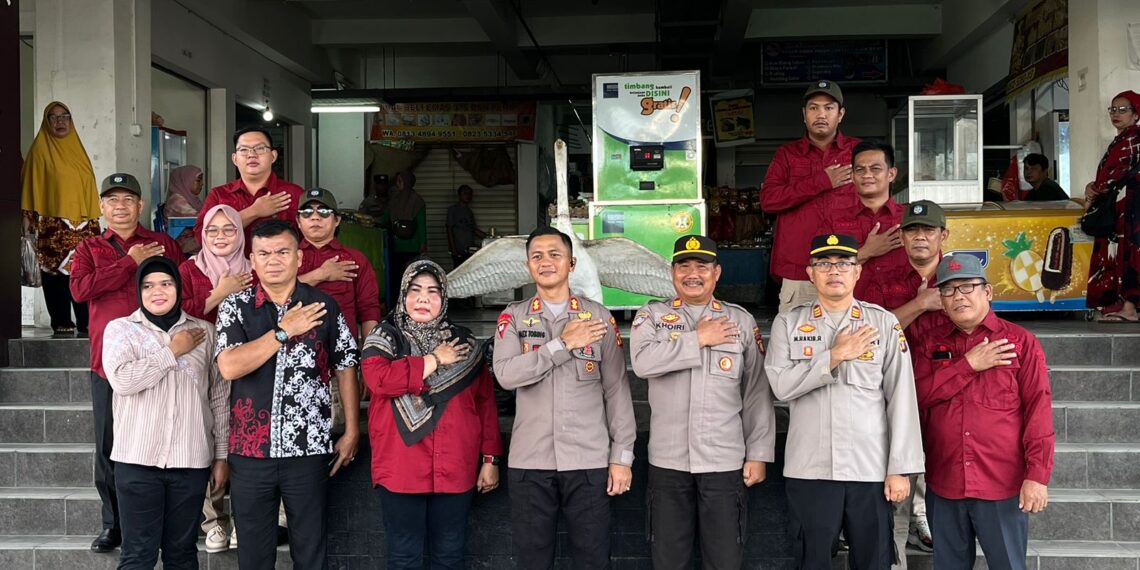 Dekat dengan Masyarakat, Kapolres Bontang gelar bekesah Bersama Pedagang Pasar Rawa Indah