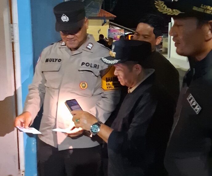 Patroli Gabungan Bhabinkamtibmas Kelurahan Tanjung Laut Indah Aiptu Mulyo bersama Kelurahan dan FKPM