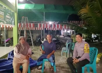 Bhabinkamtibmas Polres Bontang Berikan Himbauan kepada Warga untuk Waspadai Berita Hoax Jelang Pilkada Serentak