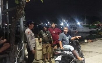 Sat Polair Polres Bontang Sambangi Warga Pesisir, Sampaikan Imbauan Pilkada Damai dan Waspada Hoaks